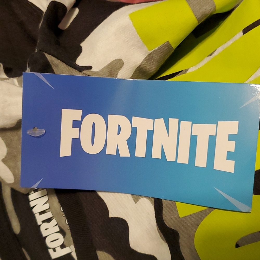 FORTNITE T-SHIRT KIDS SIZE LARGE - Picture 6 of 7
